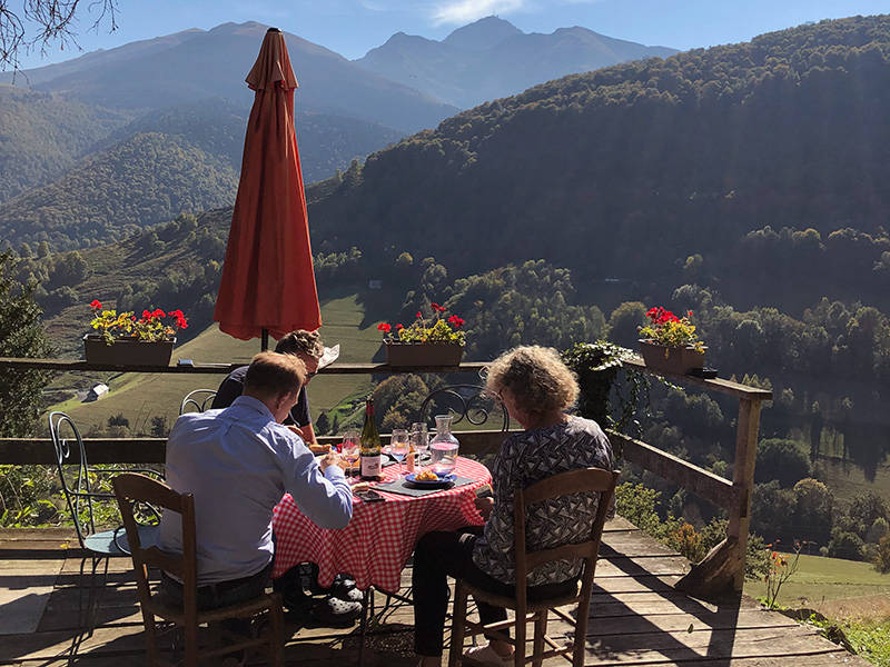 Petit-déjeuner-sur-la-terrasse